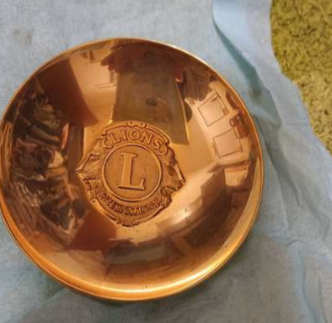 金メッキの金杯