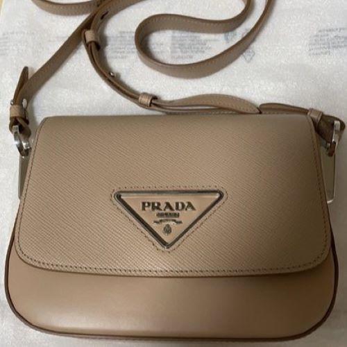 プラダ サフィアーノクイールレザー ワンショルダーバッグ