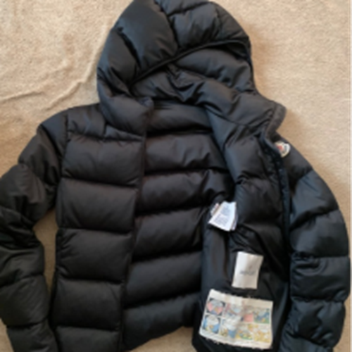 ダウンジャケット モンクレール