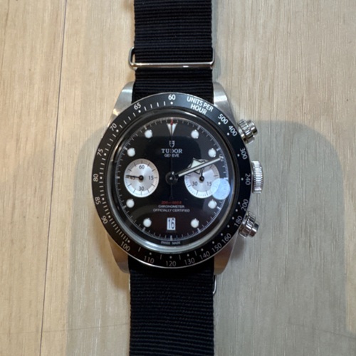 チューダーブラックベイクロノ