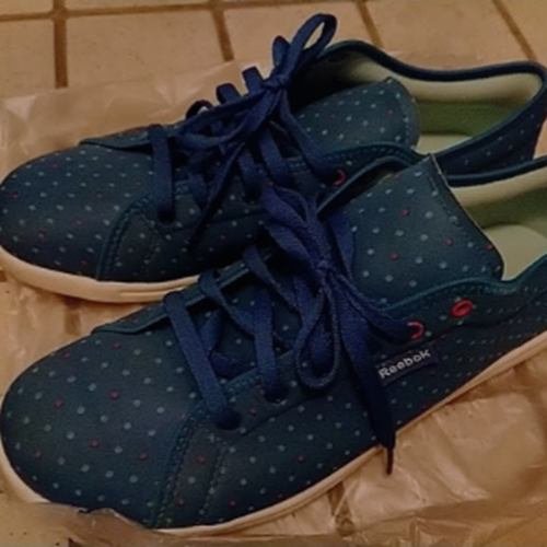 リーボック スニーカー