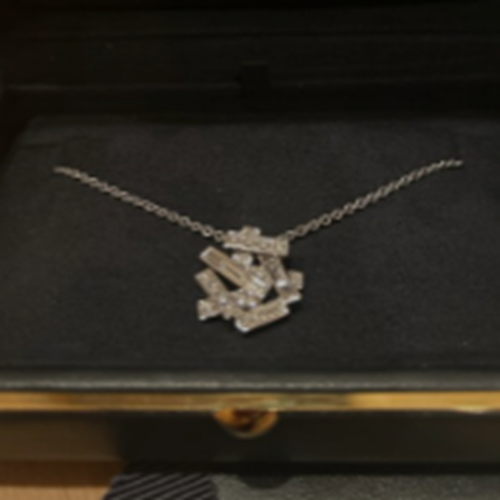 グラフ　スレッドダイヤモンドペンダント