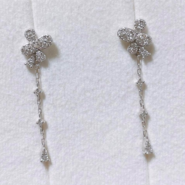 k18ホワイトゴールドダイヤモンドピアス