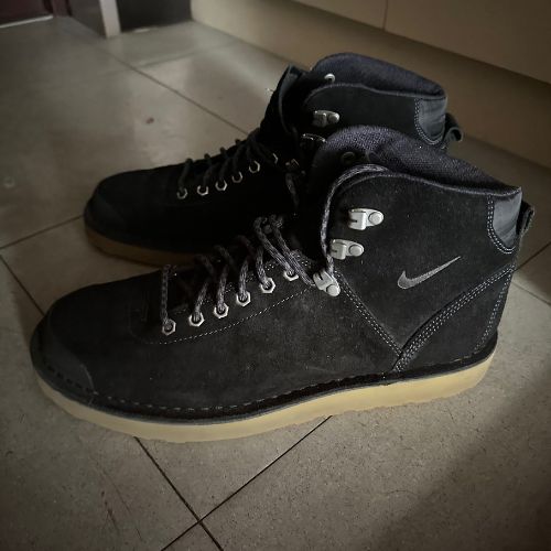 NIKE エアマグマ