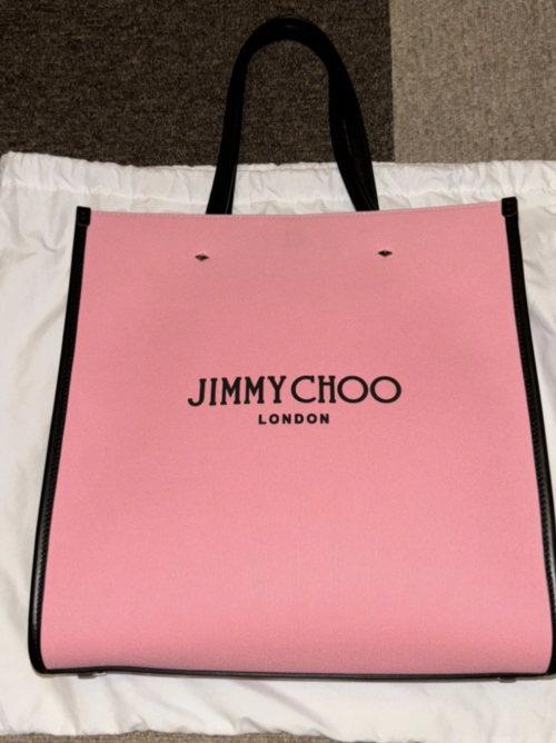 ジミーチュウ／ロゴ入り大型トート（ピンク×黒）