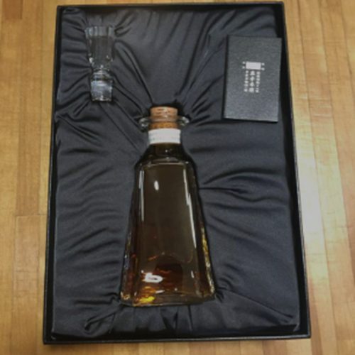 百年の孤独　バカラボトル　500ml