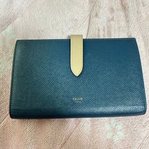CELINE ラージストラップウォレット