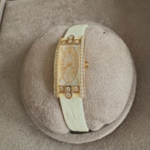 ハリーウィンストン AVCQHM16RR045