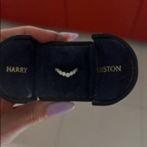 ハリーウィンストン婚約指輪