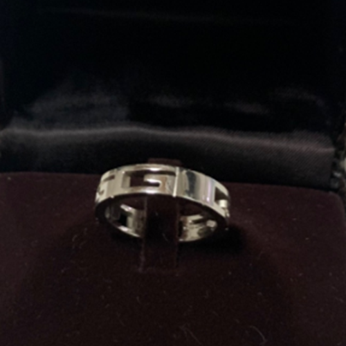 GUCCIプルリング18WG8号4.8g