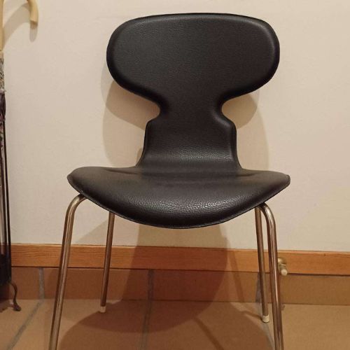 アルネヤコブセン「アントチェア」