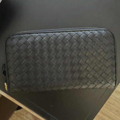 ボッテガヴェネタ　長財布　ラムスキン