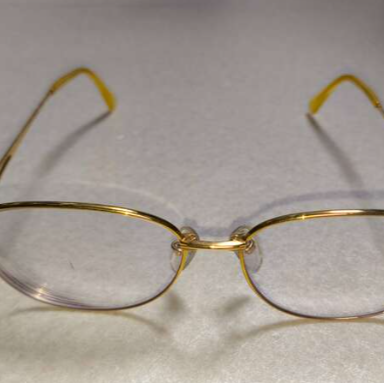 金縁メガネ