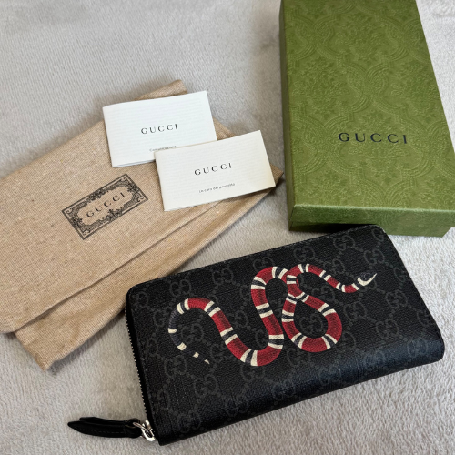 GUCCI 長財布 スネーク GGスプリーム ラウンドファスナー