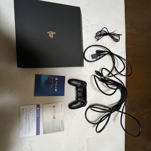PS4 Pro 1TB CUH-7100B 13,000円