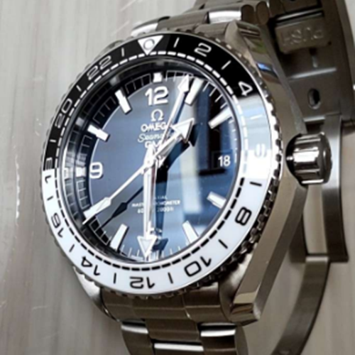 オメガ シーマスター プラネットオーシャン 600 gmt