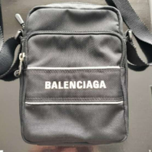 バレンシアガ スポーツ サスティナブル ナイロン ショルダーバッグ ブラック 6