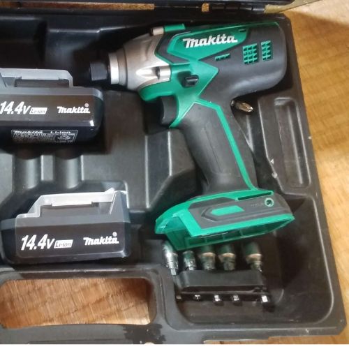 Makita　インパクトドライバ　M695D