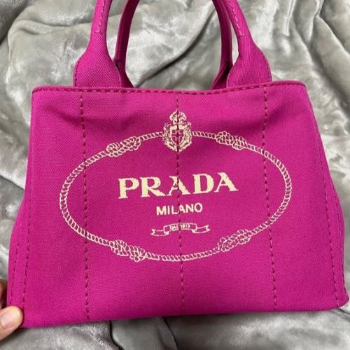 プラダ カナパトート Mサイズ