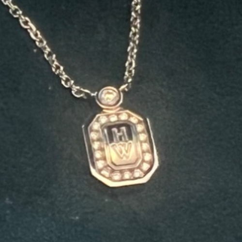 ハリーウィンストン　ロゴネックレス