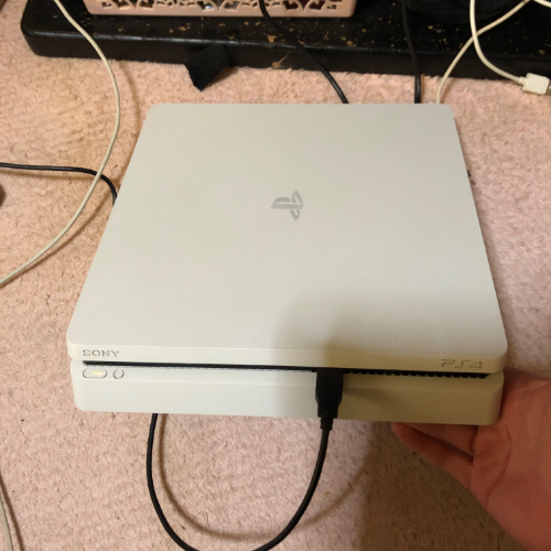 PS4 CUH-2200A-BO2 GlacierWhite500GB 11,000円