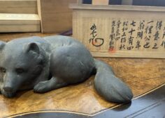 陶器・銅製の置物