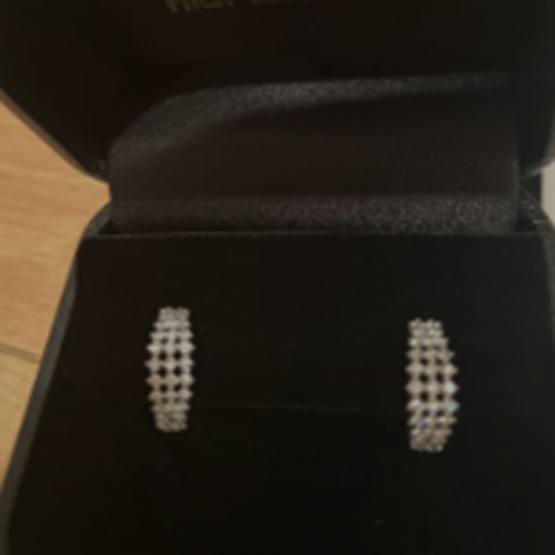 ダイヤモンドピアス