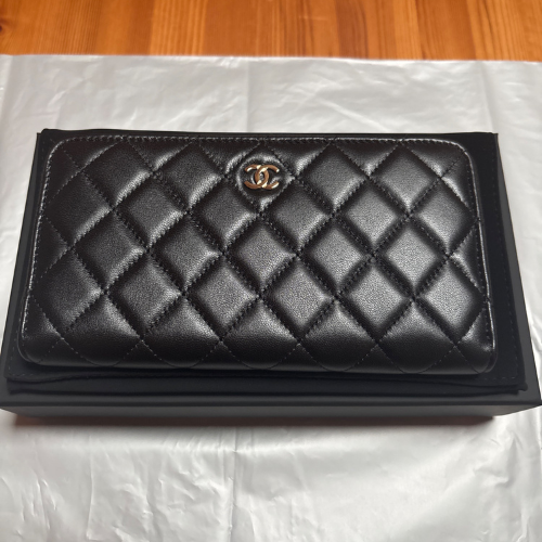 シャネルマトラッセジップ長財布