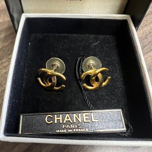 シャネルピアス