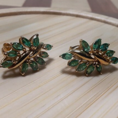 エメラルドピアス