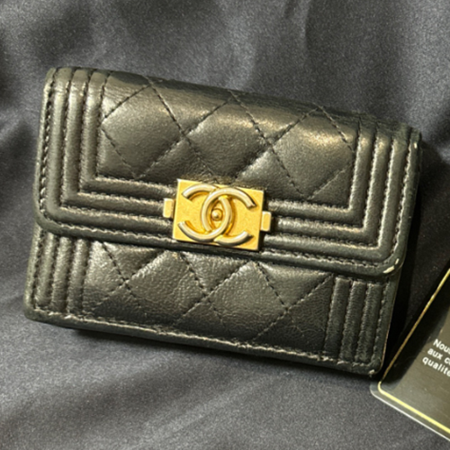 ボーイシャネル マトラッセ ココマーク スモールフラップ コンパクトウォレット