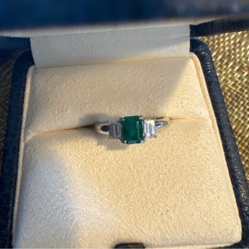 ミキモトエメラルドリング