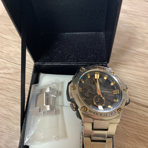 Gショック GST-B100D-1A9JF