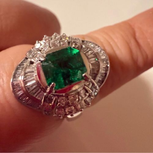 エメラルド　ダイヤモンドリング