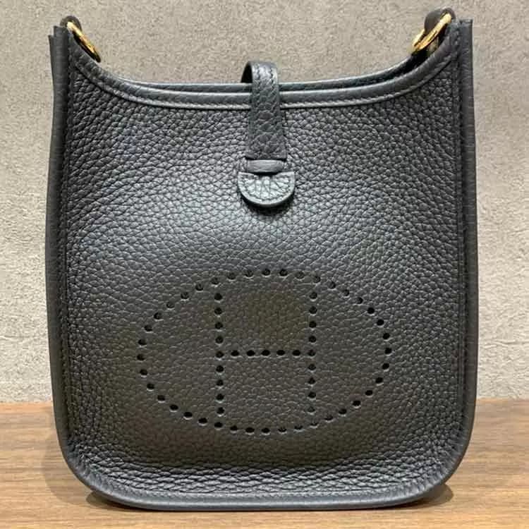 エルメス エヴリン3TPM ロング ブラック トリヨンクレマンス ゴールド金具 K刻印
