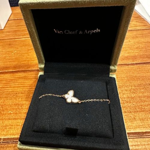 ヴァンクリーフ＆アーペル ラッキーアルハンブラ パピヨン シェル ネックレス