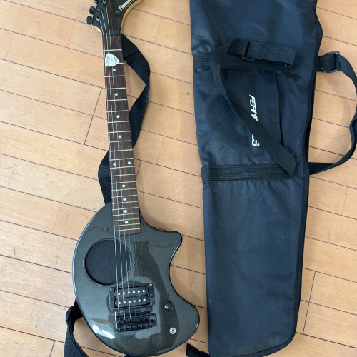 アンプ内蔵ギター