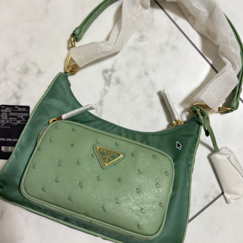 プラダ RE-NYLON オーストリッチ ショルダー1BC198（ミュウミュウ）