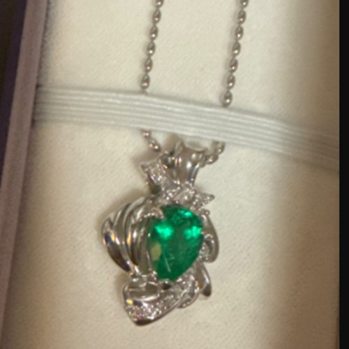 天然エメラルドダイヤネックレス