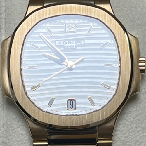 パテックフィリップ ノーチラス 7118／１Ｒ-00