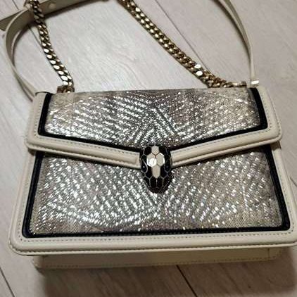 ブルガリ セルペンティ フォーエバー チェーンショルダーバッグ 白 レザー ゴー