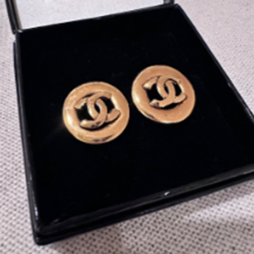 シャネル　ゴールドメッキピアス