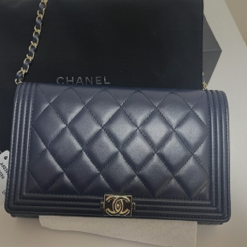 CHANEL チェーンウォレット　ボーイシャネル