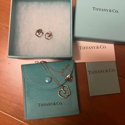ティファニー　アップル　ピアス　ネックレス