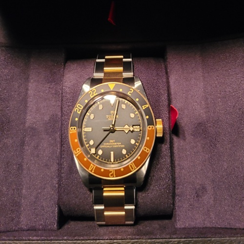 チューダーブラックベイGMT