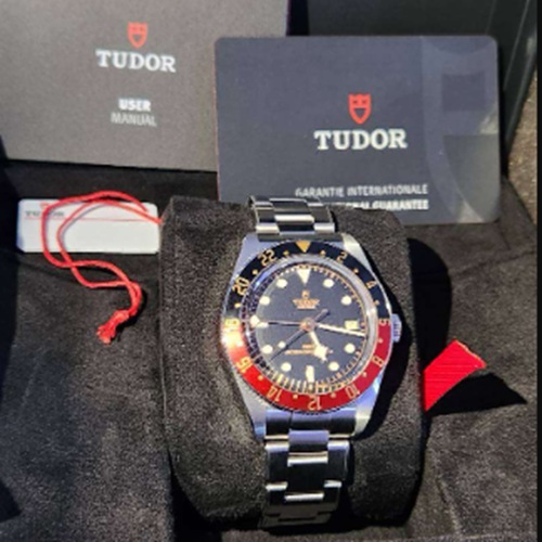 チューダーブラックベイGMT