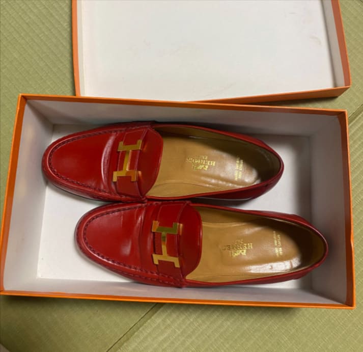 エルメス　赤　ローファー
