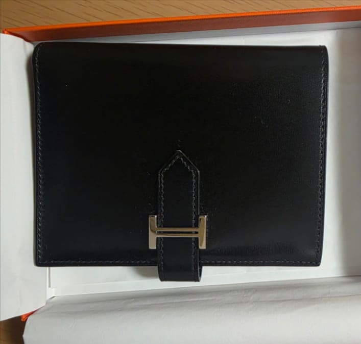 HERMES　ベアンコンパクト　ボックスカーフ