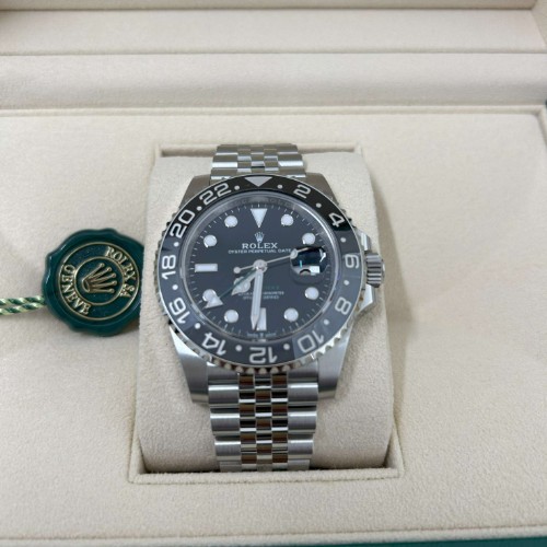 ロレックス GMTマスター 126710GRNR