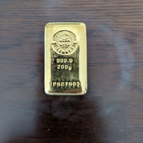 田中貴金属インゴット200グラムの画像